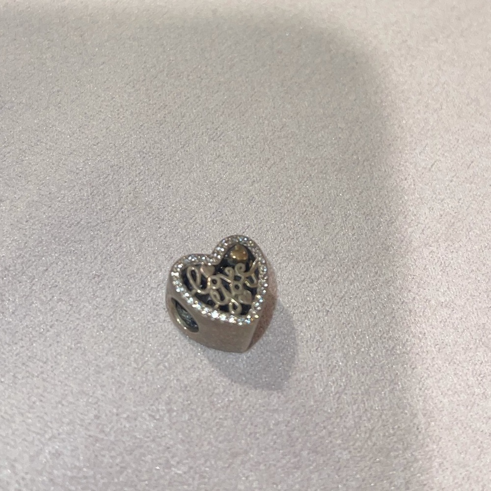 Pandora heart: “Love you” charm